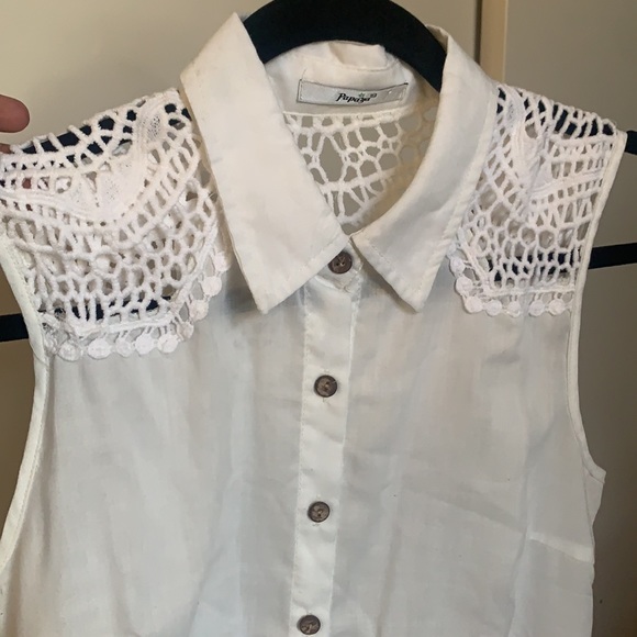 Collar sleeveless blouse - Picture 4 of 4